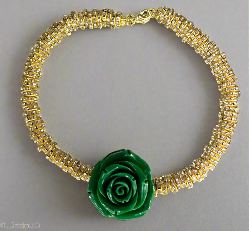 Collar de rosas